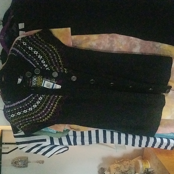 Sweater - Picture 5 of 9